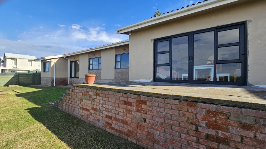 5 Bedroom Property for Sale in Jongensfontein Western Cape